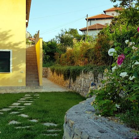 Casa Laura Villa Imperia Exterior photo