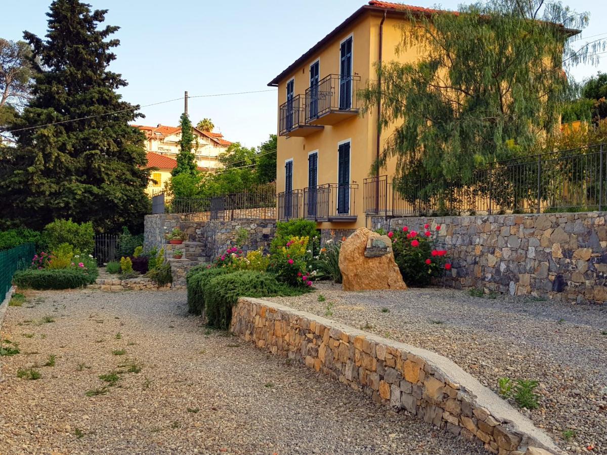 Casa Laura Villa Imperia Exterior photo
